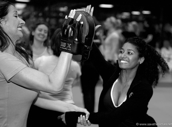 2themax self-defense, WomaX pad training