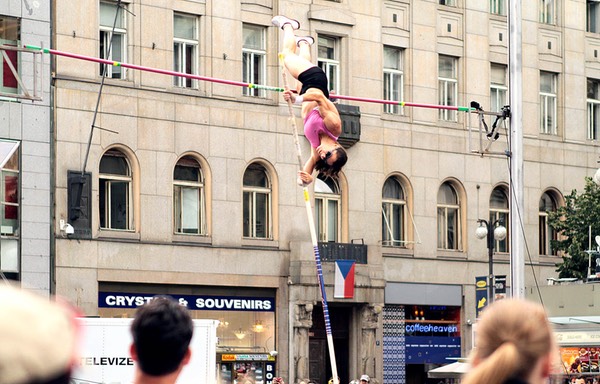 Long pole jump Prague