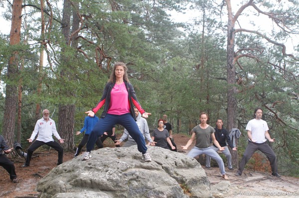 Nadja Hachidankin, lifting the heavy table