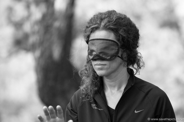 Taikiken blindfold walking to sharpen the senses of oneness