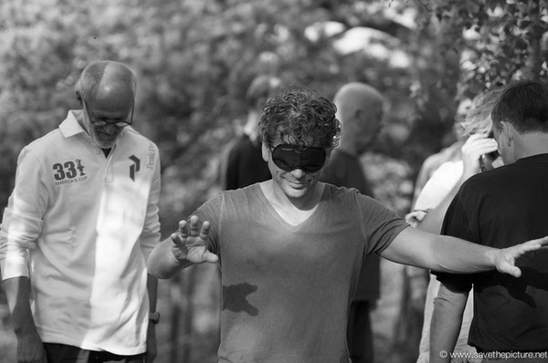 Taikiken blindfold walking to sharpen the senses