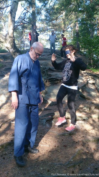 Taikiken Natural Tuning, blindfold walking to sharpen the senses