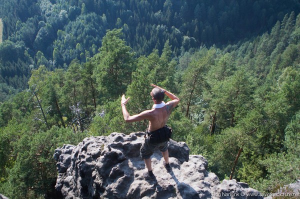 Taikiken Natural Tuning, ritsuzen, being strong in all directions