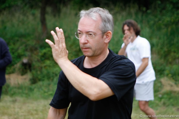 Uwe training Taikiken basics in open air